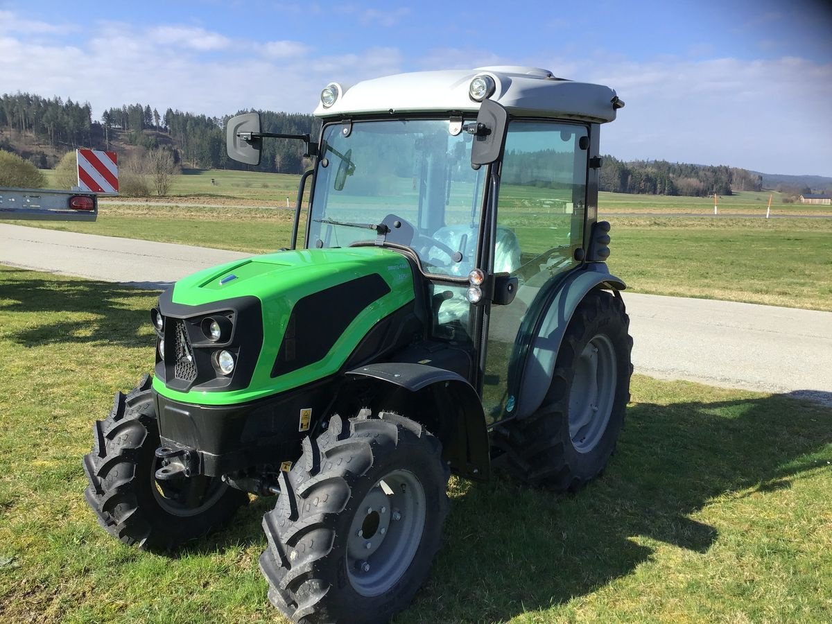 Kommunaltraktor tipa Deutz-Fahr 3050, Neumaschine u Liebenau (Slika 1)