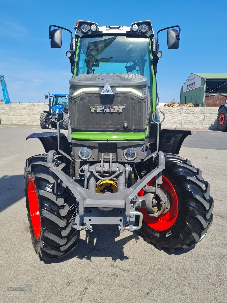 Kommunaltraktor от тип Fendt 211 Vario F, Gebrauchtmaschine в Gerasdorf (Снимка 3)