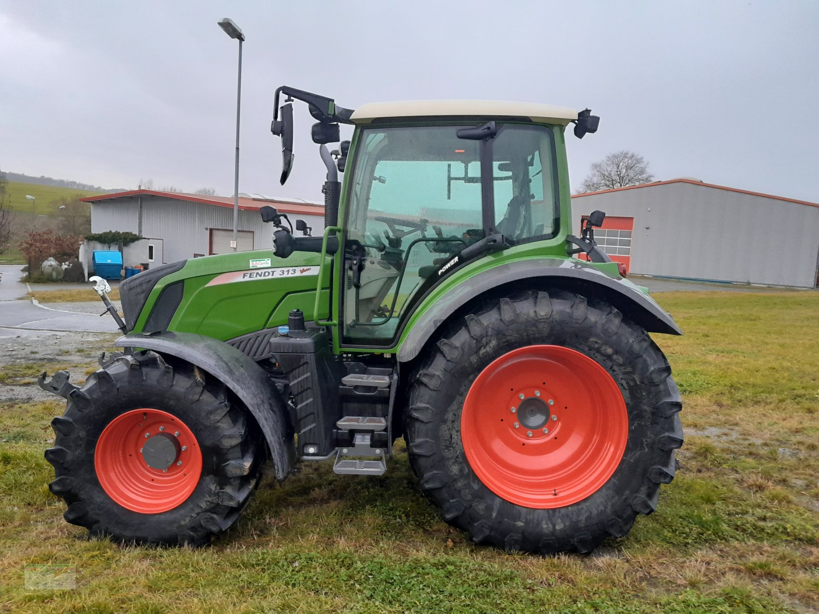 Kommunaltraktor tip Fendt 313 Vario SCR, Gebrauchtmaschine in Ingelfingen-Stachenhausen (Poză 3)