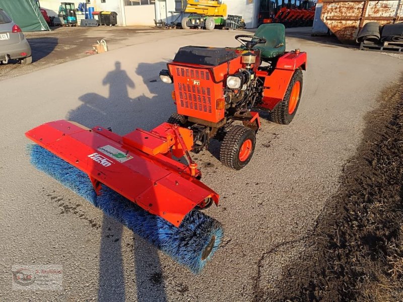 Kommunaltraktor des Typs Hako Hakotrac 2300D inkl. Kehrmaschine und hydr. Schn, Gebrauchtmaschine in Dimbach