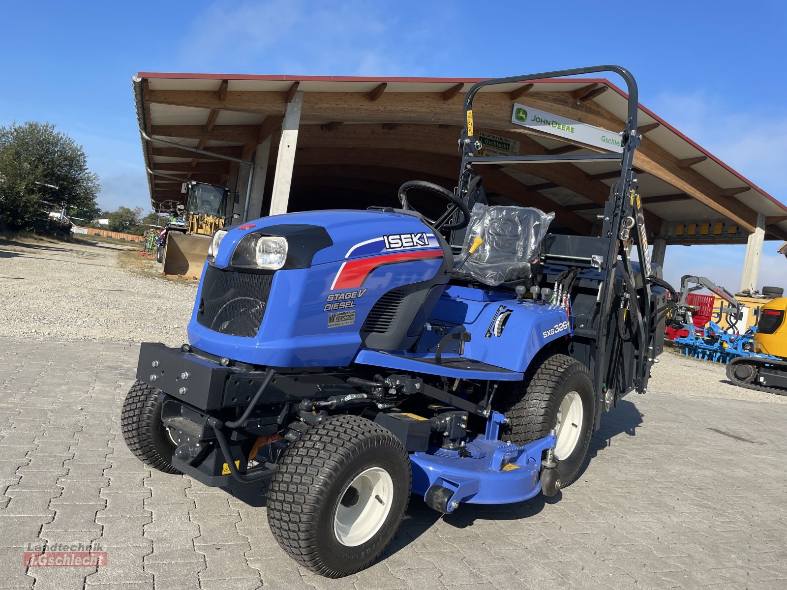 Kommunaltraktor van het type Iseki SXG 326, Neumaschine in Mühldorf (Foto 1)