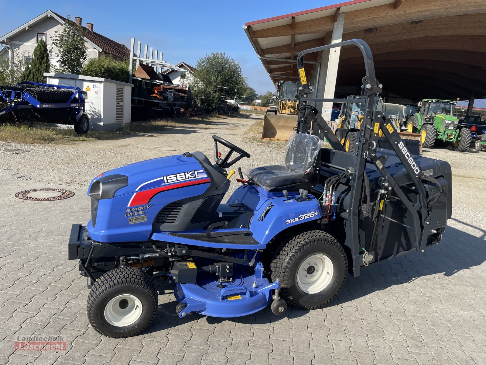 Kommunaltraktor van het type Iseki SXG 326, Neumaschine in Mühldorf (Foto 2)