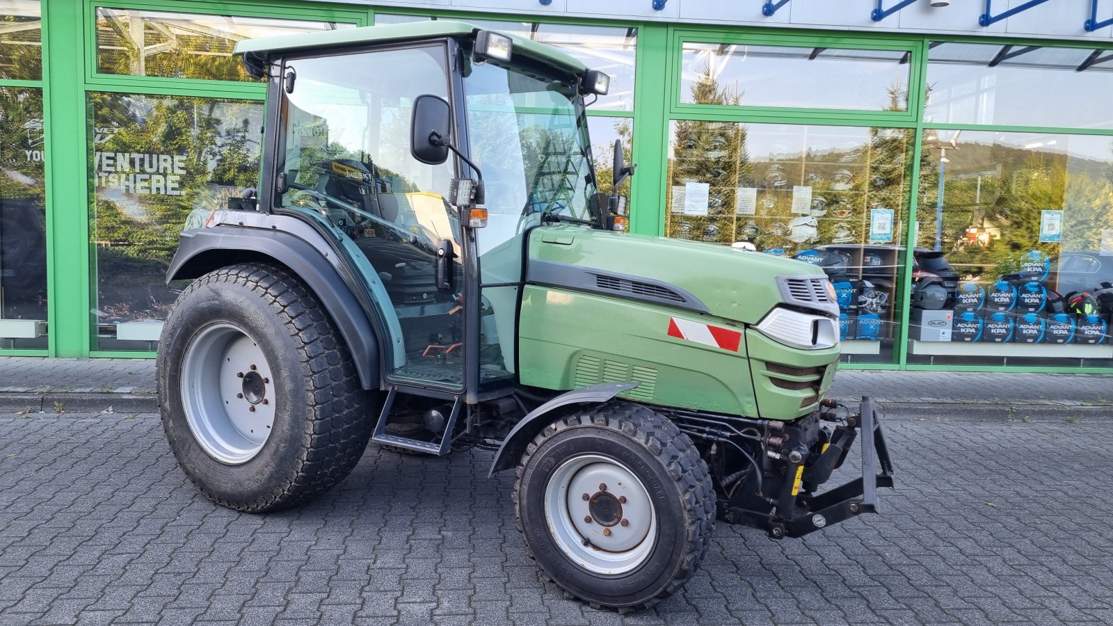 Kommunaltraktor des Typs Iseki TG 5470 AHL, Gebrauchtmaschine in Olpe (Bild 1)