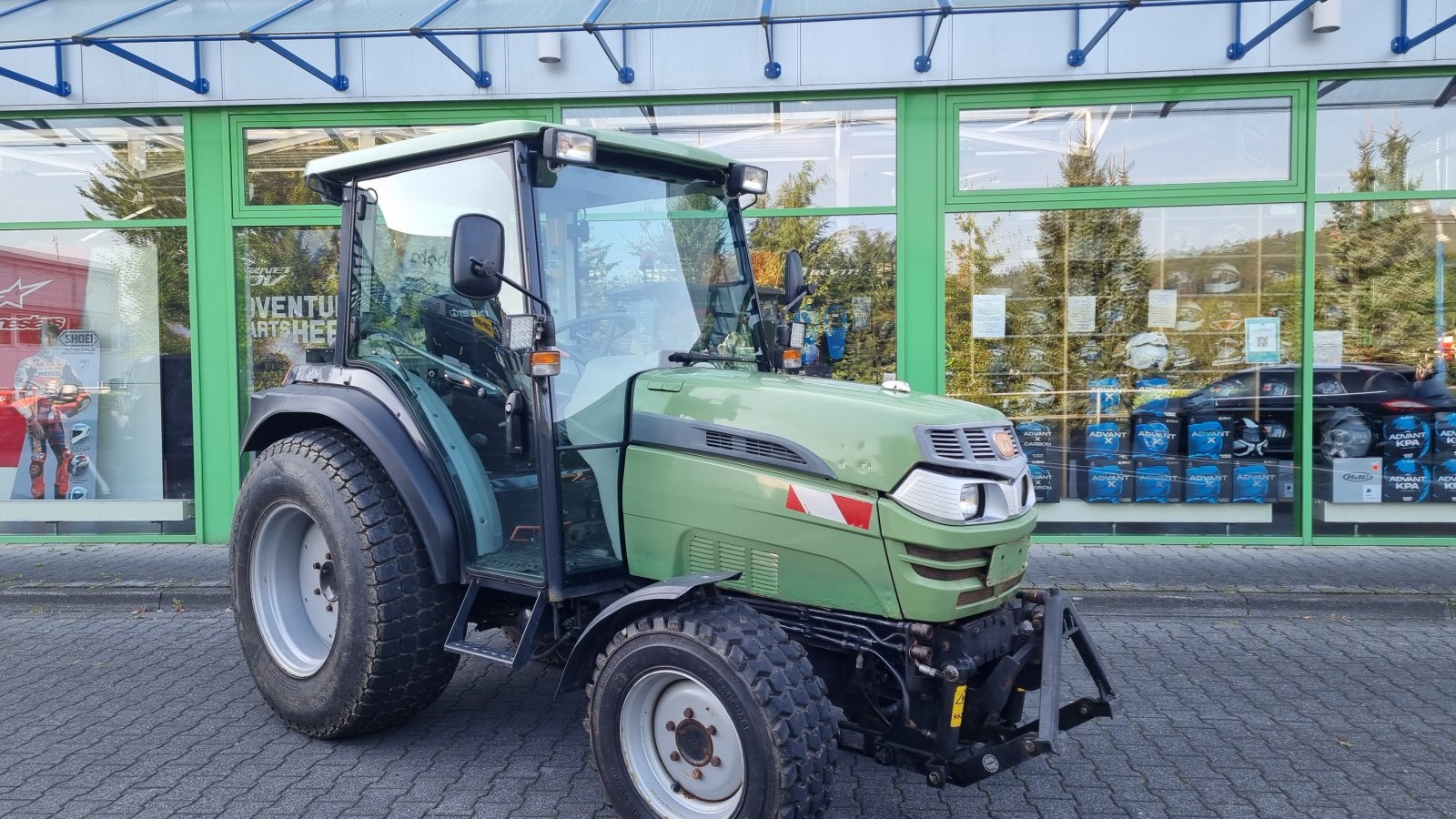 Kommunaltraktor des Typs Iseki TG 5470 AHL, Gebrauchtmaschine in Olpe (Bild 2)