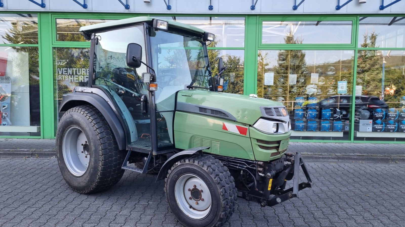 Kommunaltraktor van het type Iseki TG 5470 AHL, Gebrauchtmaschine in Olpe (Foto 3)