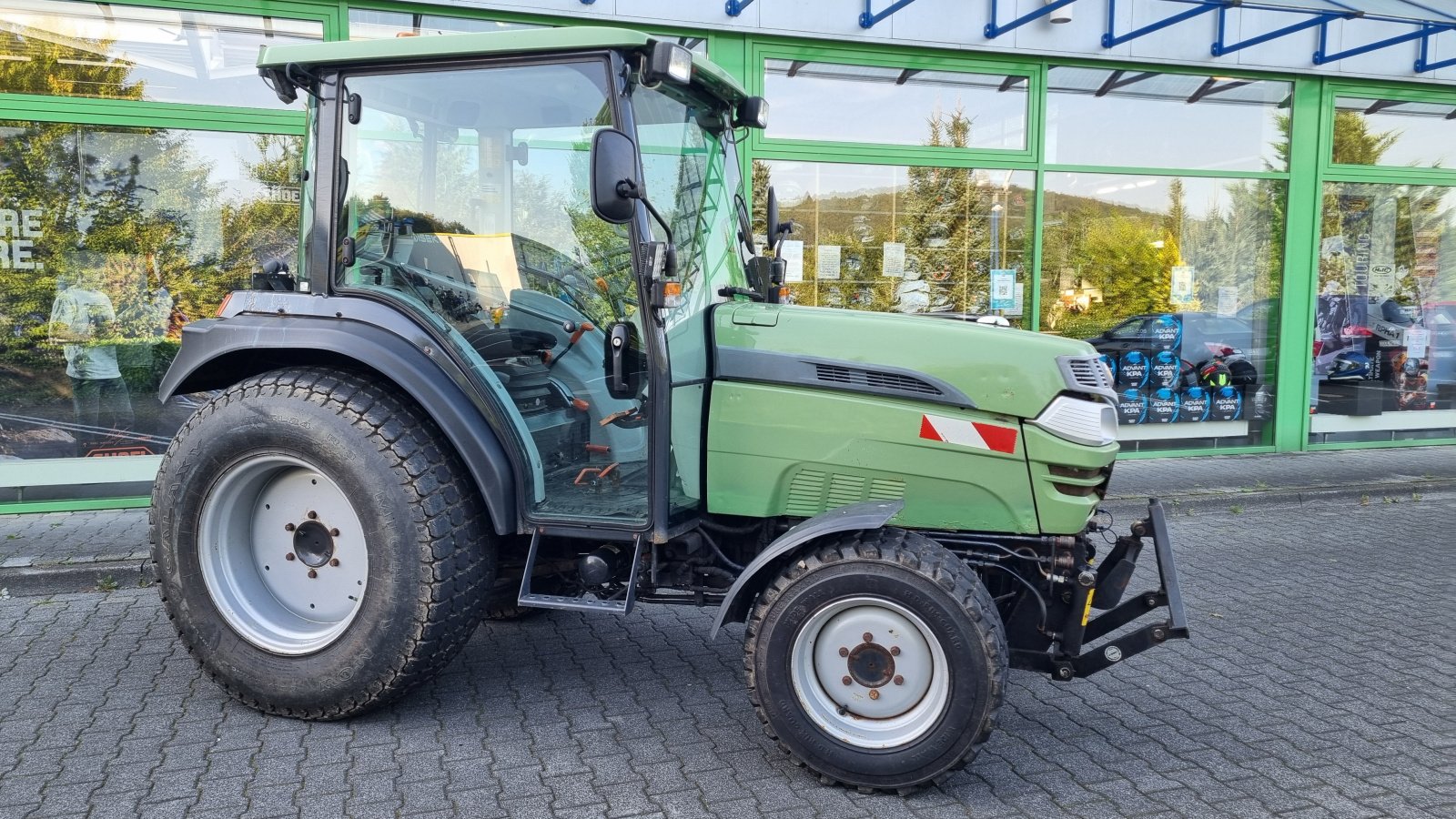 Kommunaltraktor typu Iseki TG 5470 AHL, Gebrauchtmaschine w Olpe (Zdjęcie 4)