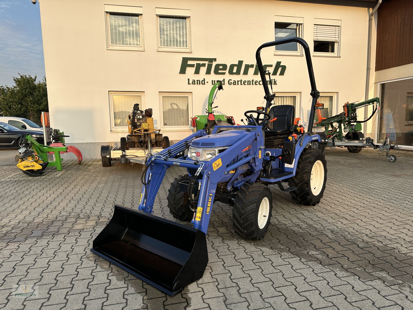 Kommunaltraktor du type Iseki TM 3217 AL, Neumaschine en Bad Lausick (Photo 1)