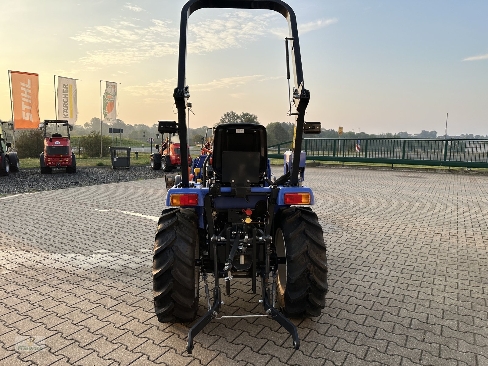 Kommunaltraktor des Typs Iseki TM 3217 AL, Neumaschine in Bad Lausick (Bild 3)