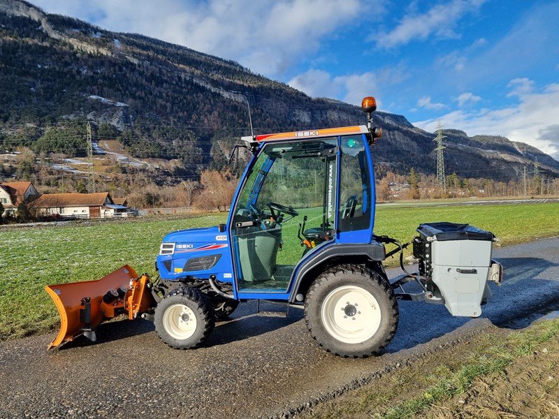 Kommunaltraktor van het type Iseki TM 3267 AHL(K) Kommunalfahrzeug, Ausstellungsmaschine in Chur (Foto 4)