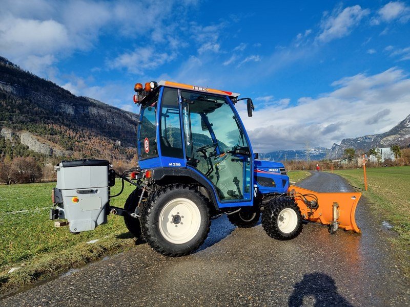 Kommunaltraktor Türe ait Iseki TM 3267 AHL(K) Kommunalfahrzeug, Ausstellungsmaschine içinde Chur (resim 3)