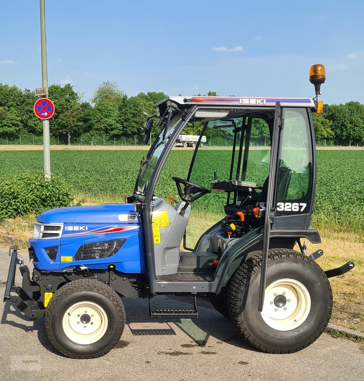 Kommunaltraktor du type Iseki TM 3267, Neumaschine en Kirchheim b. München (Photo 11)