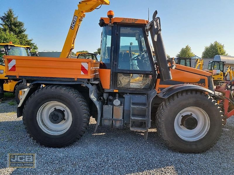 Kommunaltraktor des Typs JCB Fastrac 2140 4 WS Kommunal, Gebrauchtmaschine in Frechen (Bild 1)