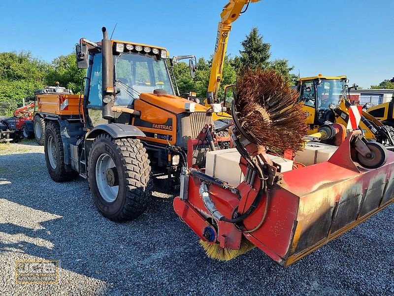 Kommunaltraktor typu JCB Fastrac 2140 4 WS Kommunal, Gebrauchtmaschine w Frechen (Zdjęcie 2)