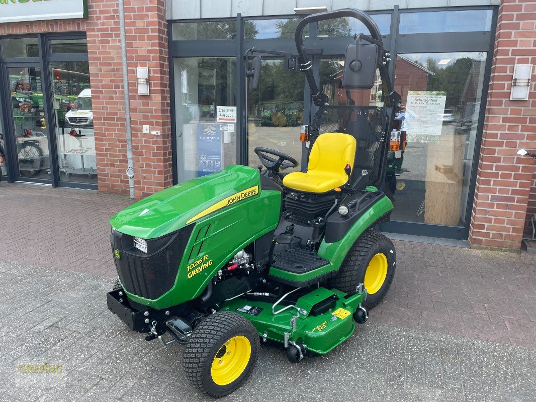 Kommunaltraktor des Typs John Deere 1026R + 137 cm Mähdeck, Gebrauchtmaschine in Ahaus (Bild 1)