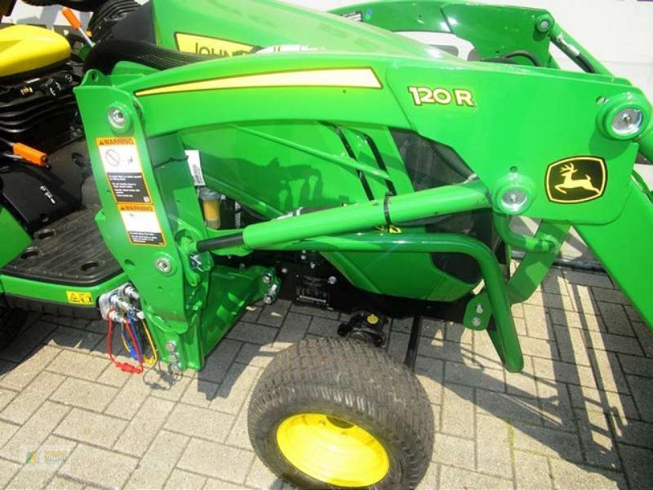 Kommunaltraktor του τύπου John Deere 1026R TRAKTOR, Neumaschine σε Winsen (Φωτογραφία 2)