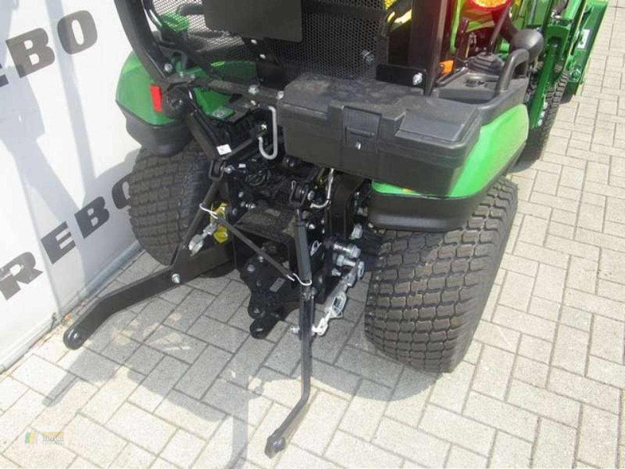 Kommunaltraktor tip John Deere 1026R TRAKTOR, Neumaschine in Winsen (Poză 5)