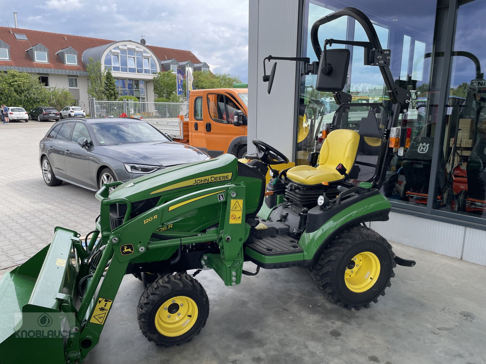 Kommunaltraktor typu John Deere 1026R, Neumaschine v Ringsheim (Obrázok 2)