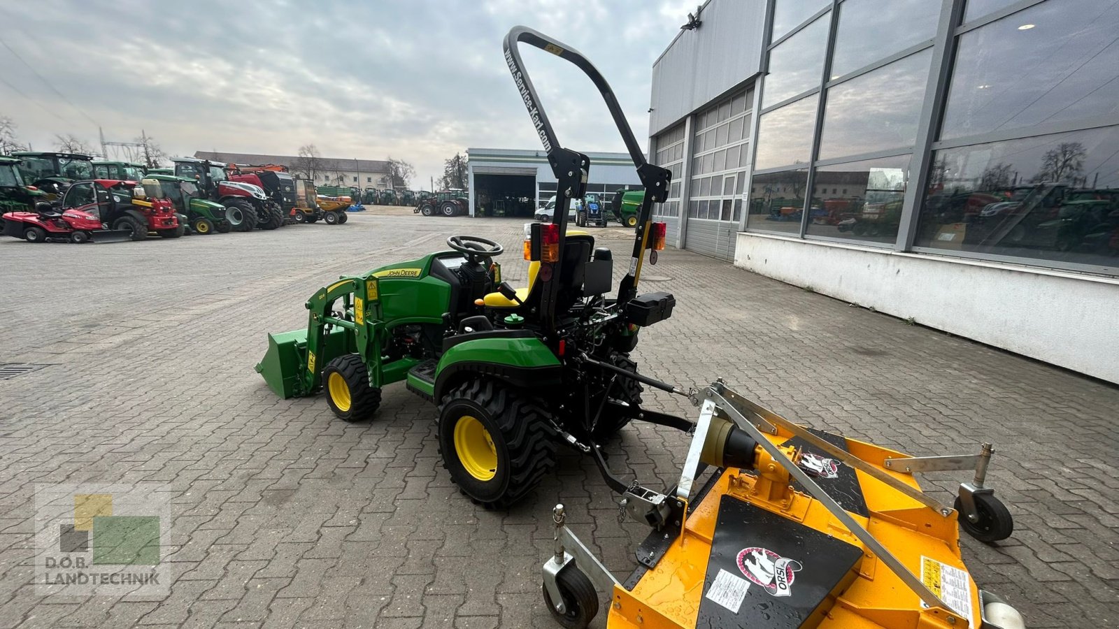 Kommunaltraktor типа John Deere 1026R, Gebrauchtmaschine в Regensburg (Фотография 8)