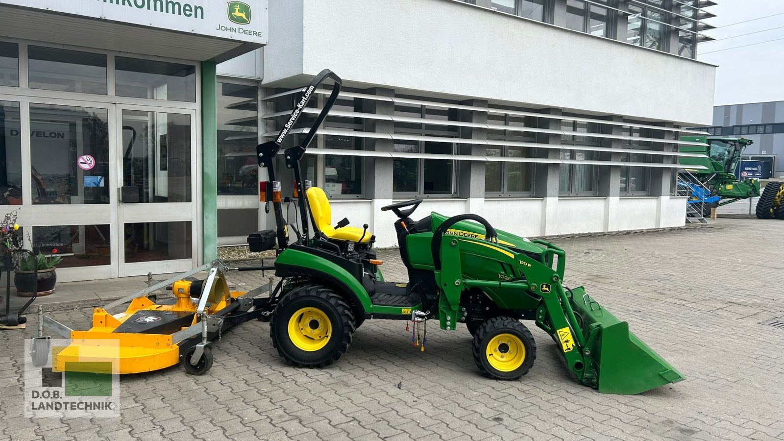 Kommunaltraktor van het type John Deere 1026R, Gebrauchtmaschine in Regensburg (Foto 5)