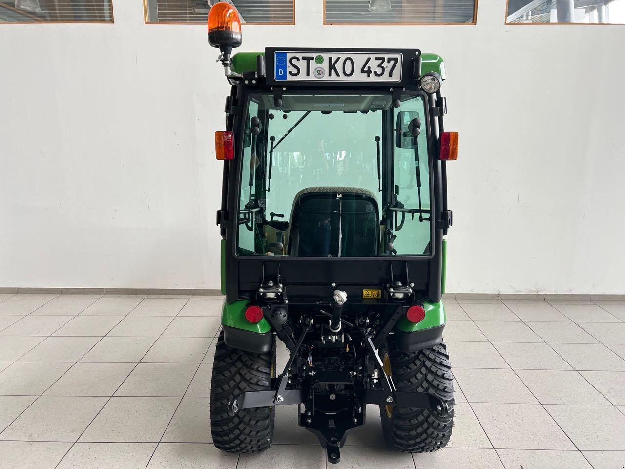 Kommunaltraktor des Typs John Deere 1026R, Gebrauchtmaschine in Neubeckum (Bild 4)