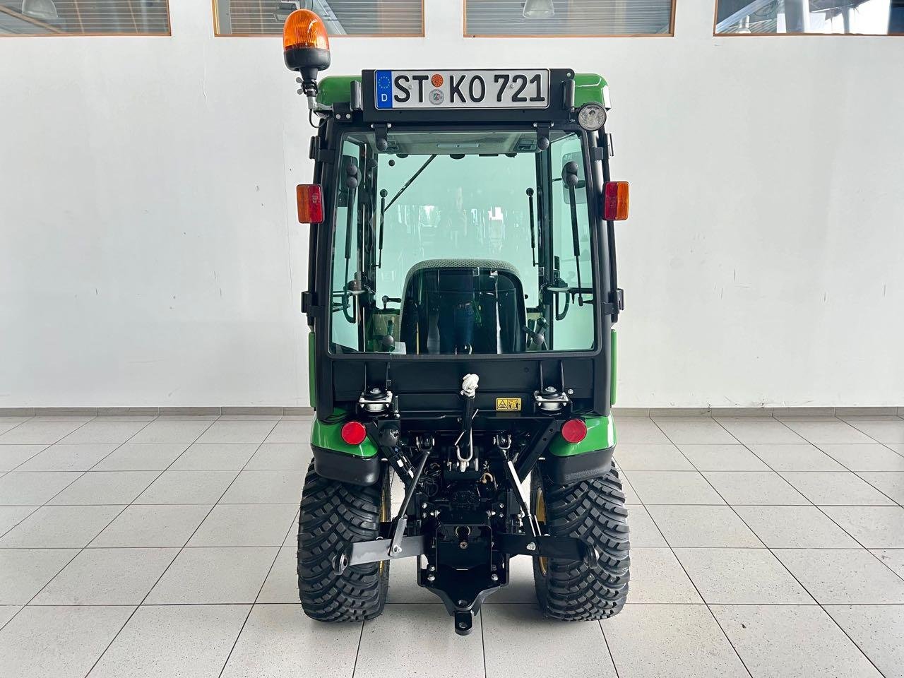 Kommunaltraktor des Typs John Deere 1026R, Gebrauchtmaschine in Neubeckum (Bild 4)