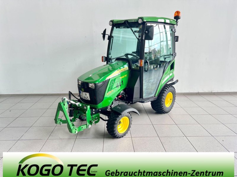 Kommunaltraktor des Typs John Deere 1026R, Gebrauchtmaschine in Neubeckum (Bild 1)