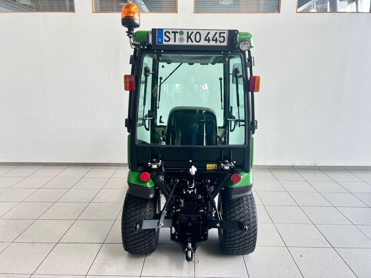 Kommunaltraktor of the type John Deere 1026R, Gebrauchtmaschine in Neubeckum (Picture 4)