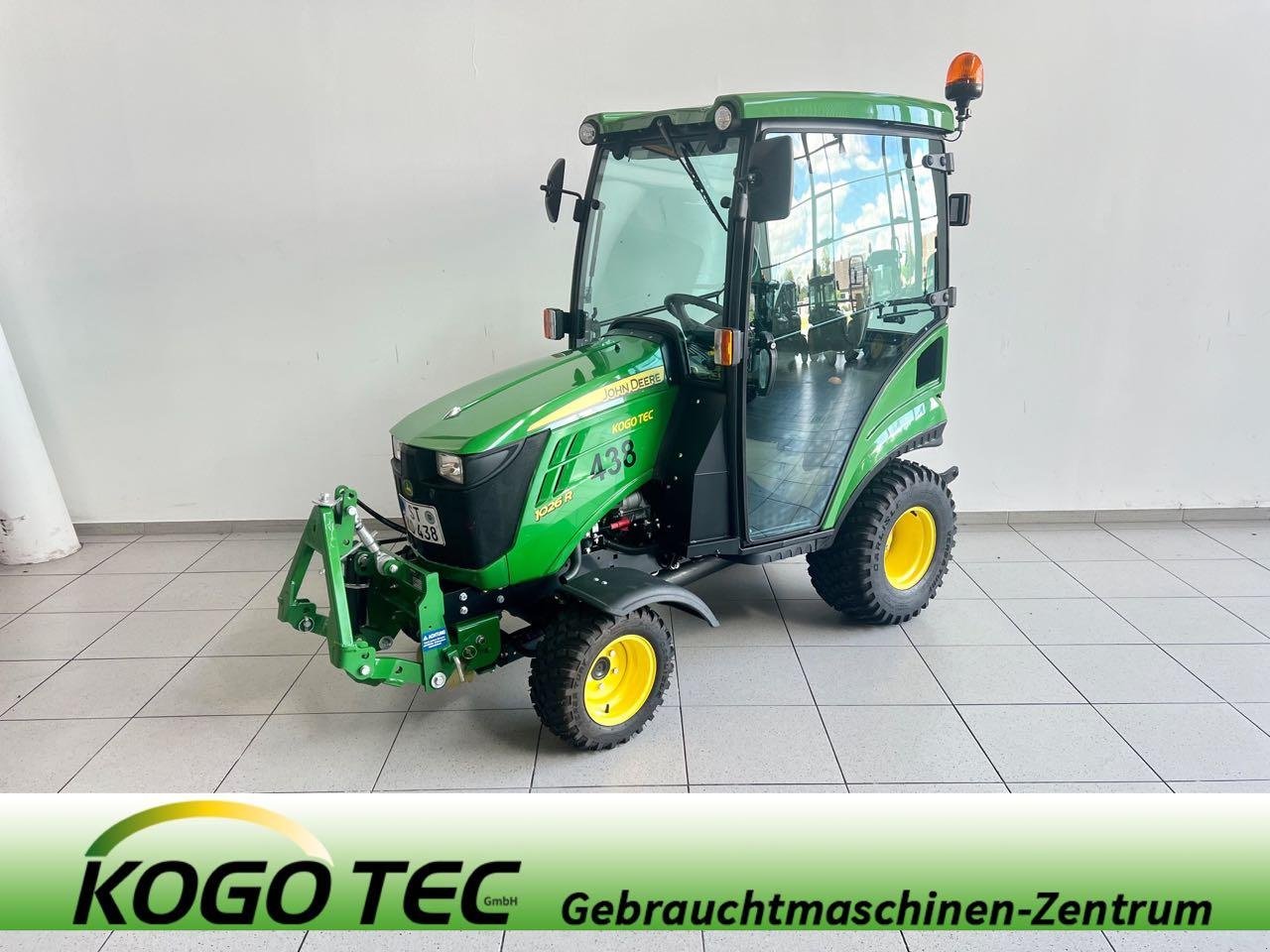 Kommunaltraktor des Typs John Deere 1026R, Gebrauchtmaschine in Neubeckum (Bild 1)