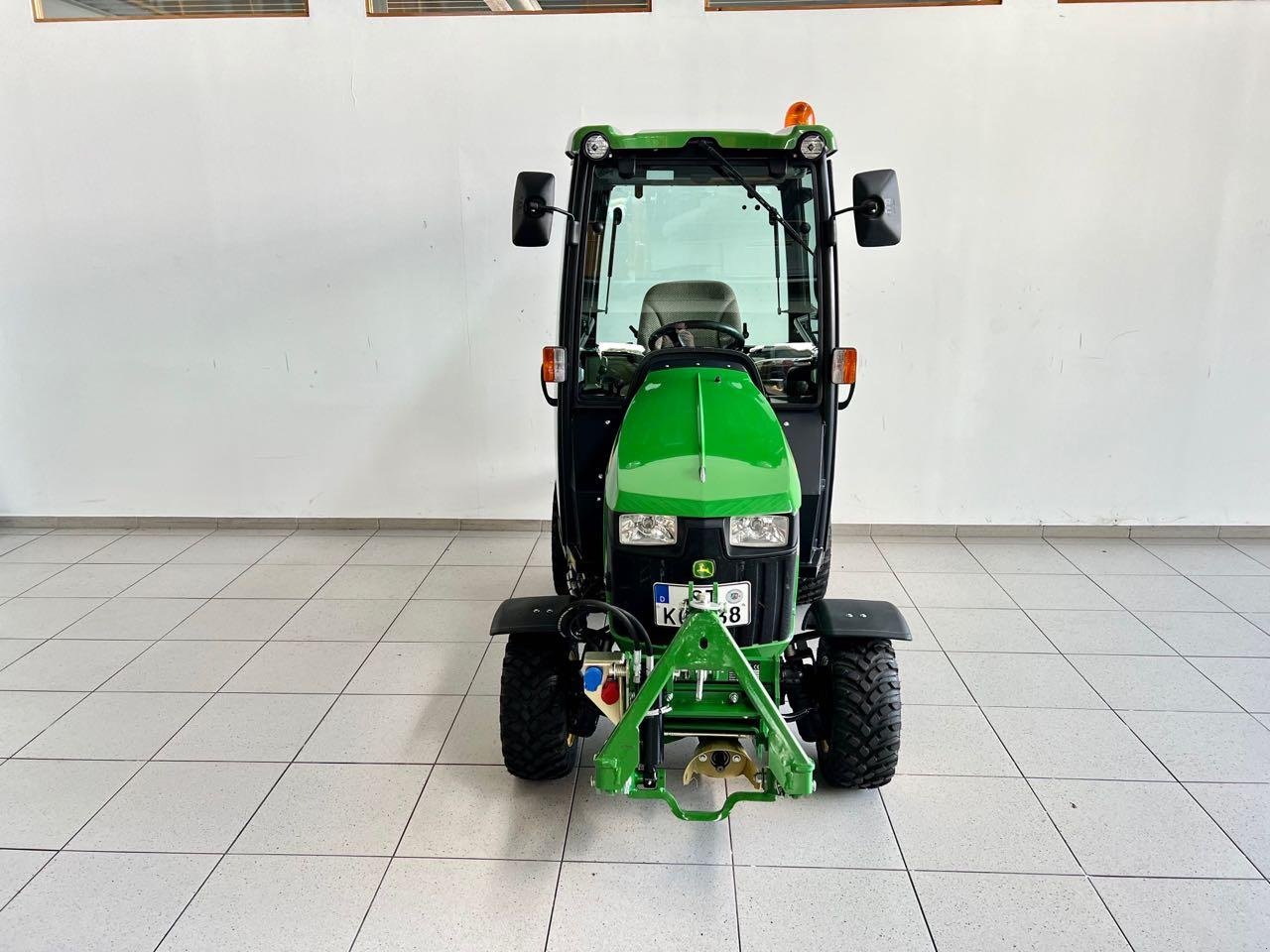 Kommunaltraktor of the type John Deere 1026R, Gebrauchtmaschine in Neubeckum (Picture 3)