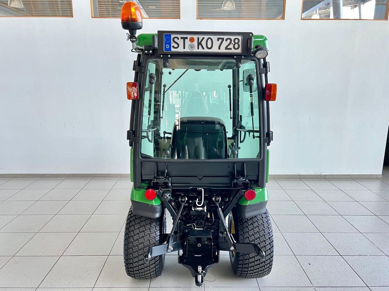 Kommunaltraktor des Typs John Deere 1026R, Gebrauchtmaschine in Neubeckum (Bild 4)