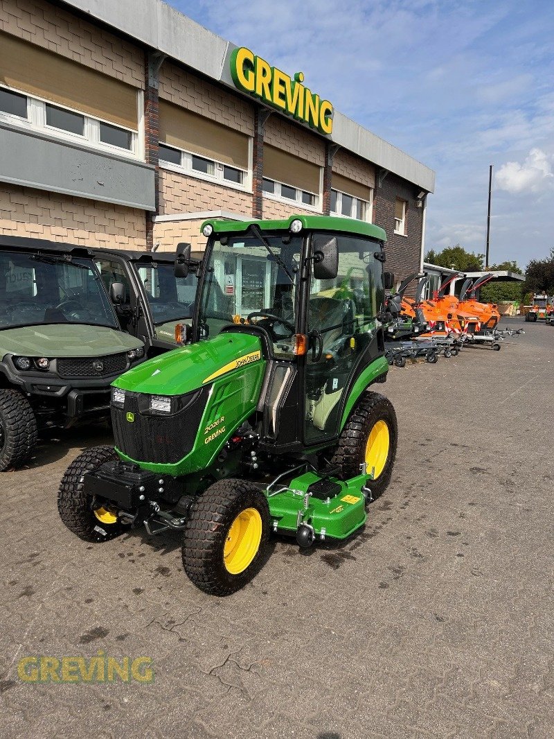 Kommunaltraktor Türe ait John Deere 2026R Kab MW, Neumaschine içinde Wesseling-Berzdorf (resim 1)