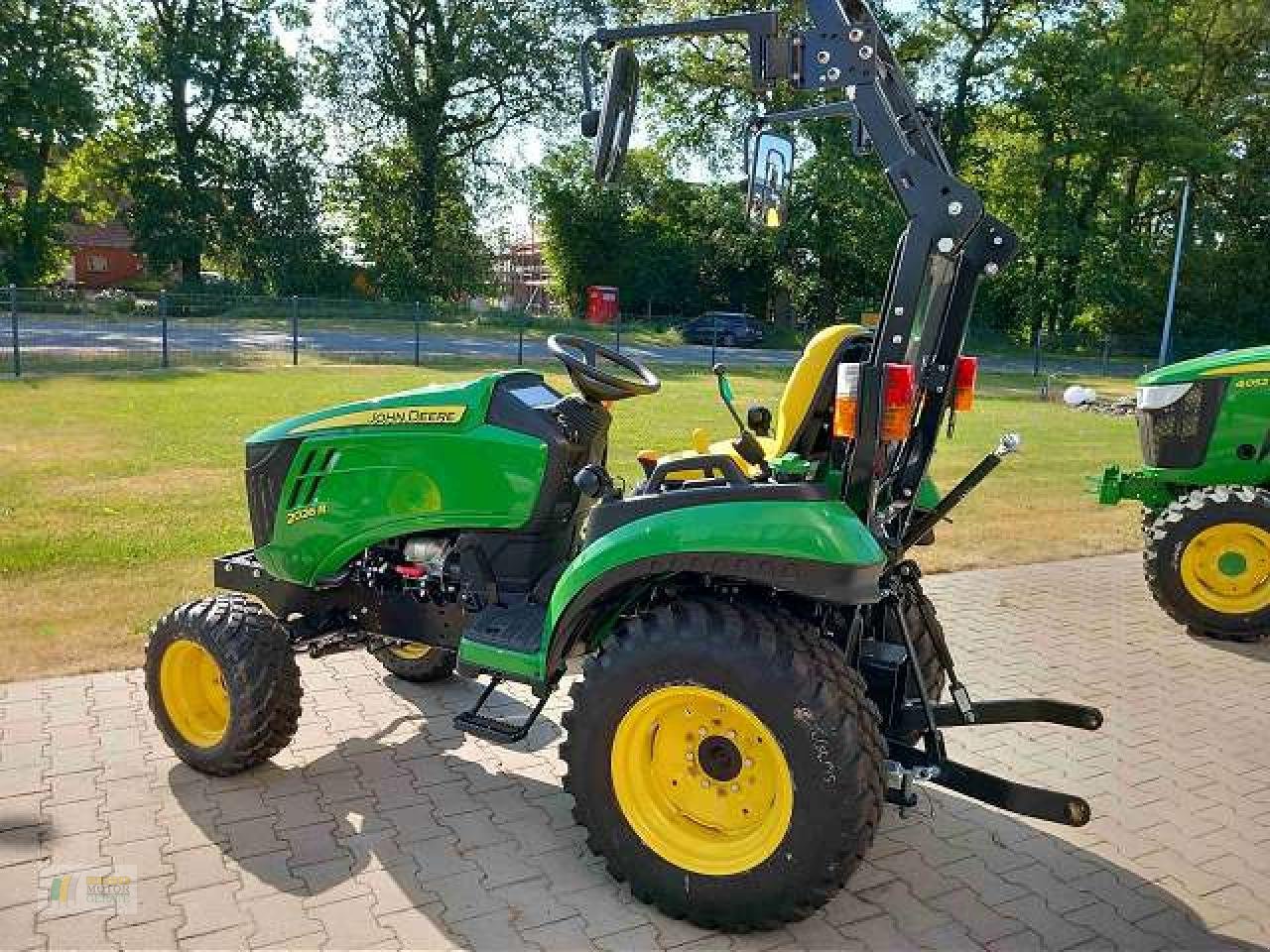 Kommunaltraktor typu John Deere 2026R TRAKTOR, Neumaschine w Edewecht (Zdjęcie 2)