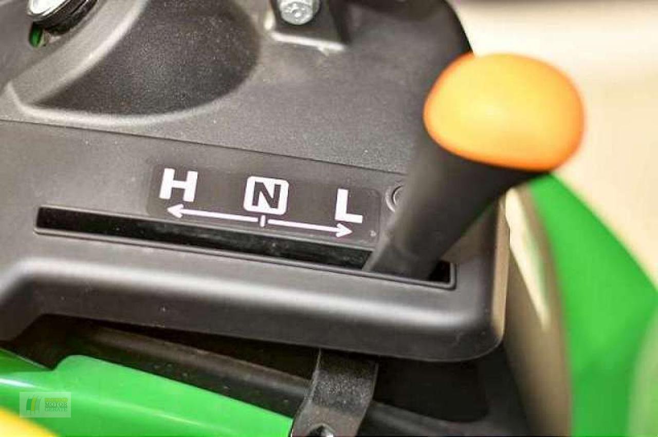 Kommunaltraktor tip John Deere 2026R TRAKTOR, Neumaschine in Winsen (Poză 10)