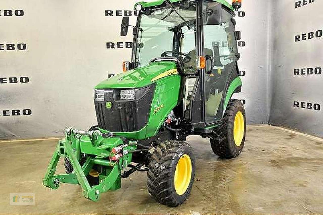 Kommunaltraktor za tip John Deere 2026R TRAKTOR, Neumaschine u Cloppenburg (Slika 1)