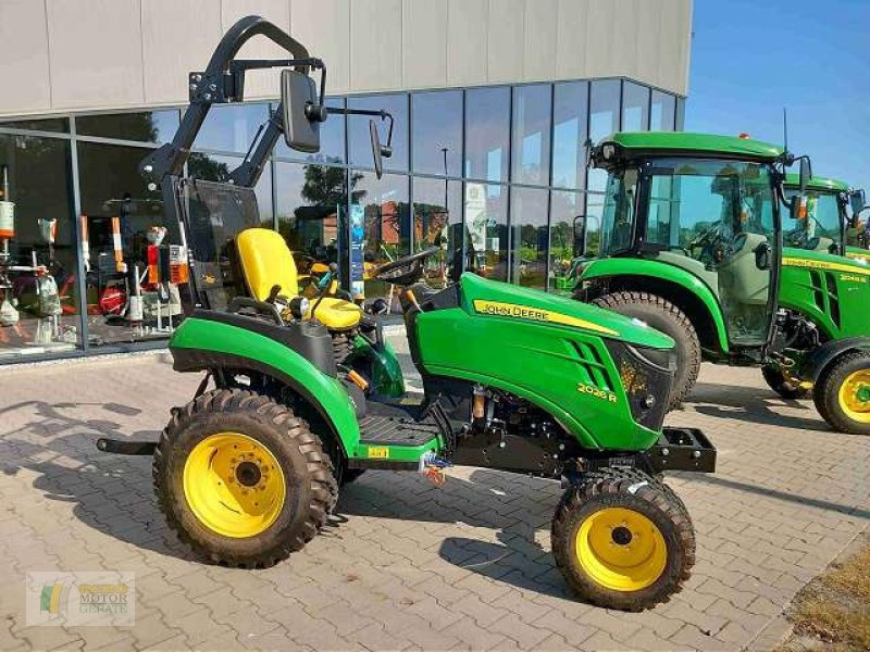 Kommunaltraktor typu John Deere 2026R TRAKTOR, Neumaschine w Edewecht (Zdjęcie 1)