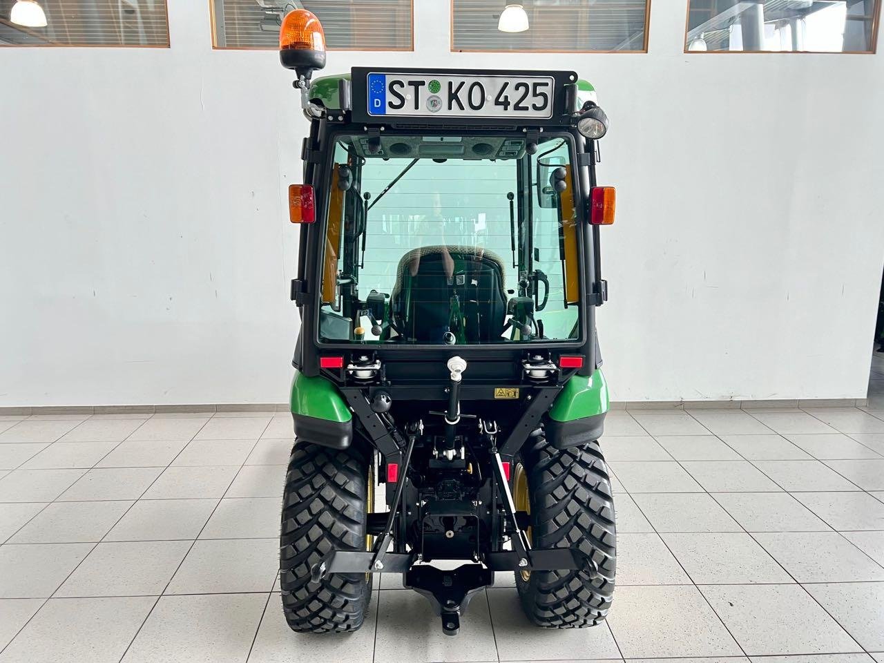 Kommunaltraktor des Typs John Deere 2026R, Gebrauchtmaschine in Neubeckum (Bild 4)