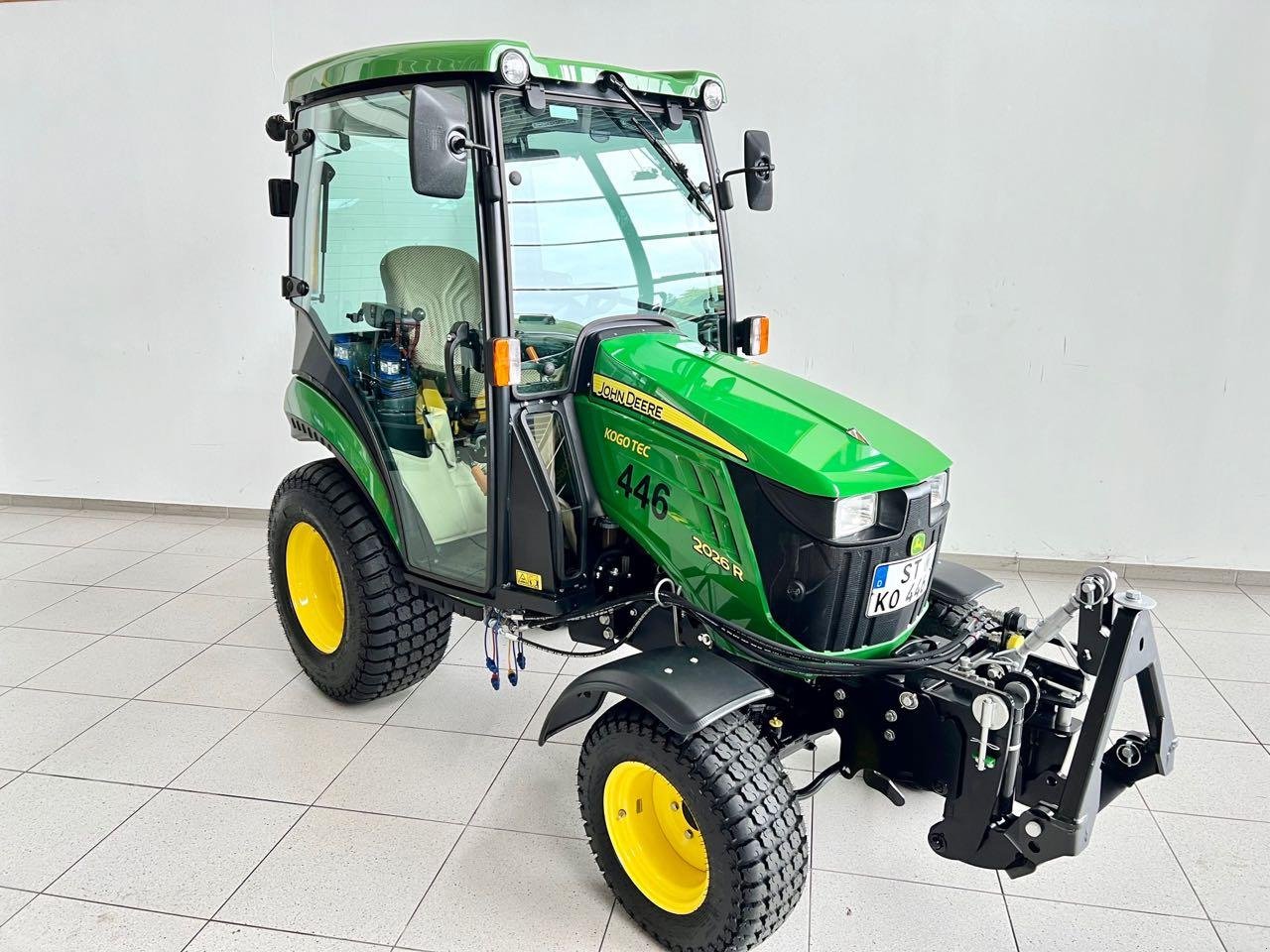 Kommunaltraktor Türe ait John Deere 2026R, Gebrauchtmaschine içinde Neubeckum (resim 2)