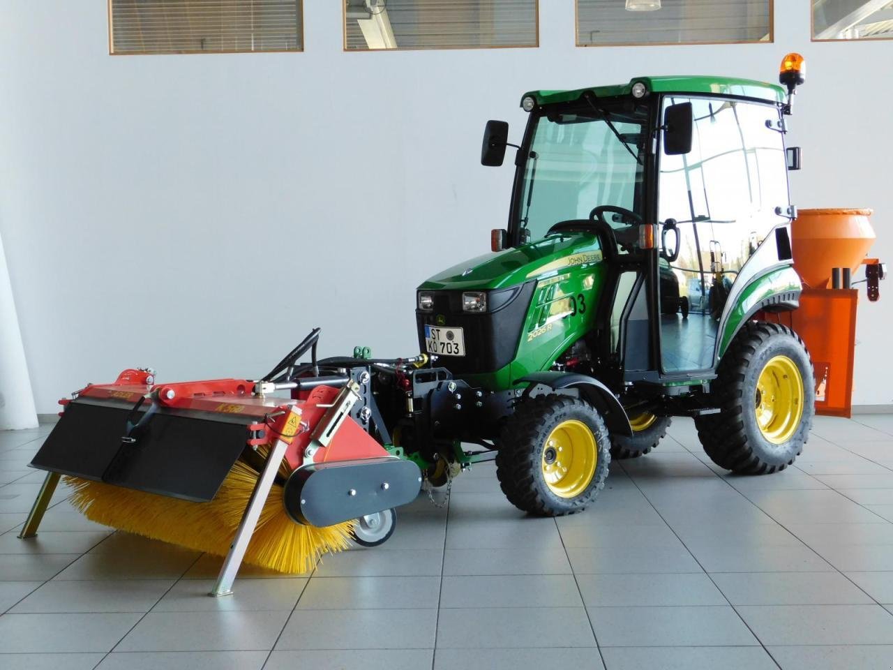 Kommunaltraktor of the type John Deere 2026R, Gebrauchtmaschine in Neubeckum (Picture 2)