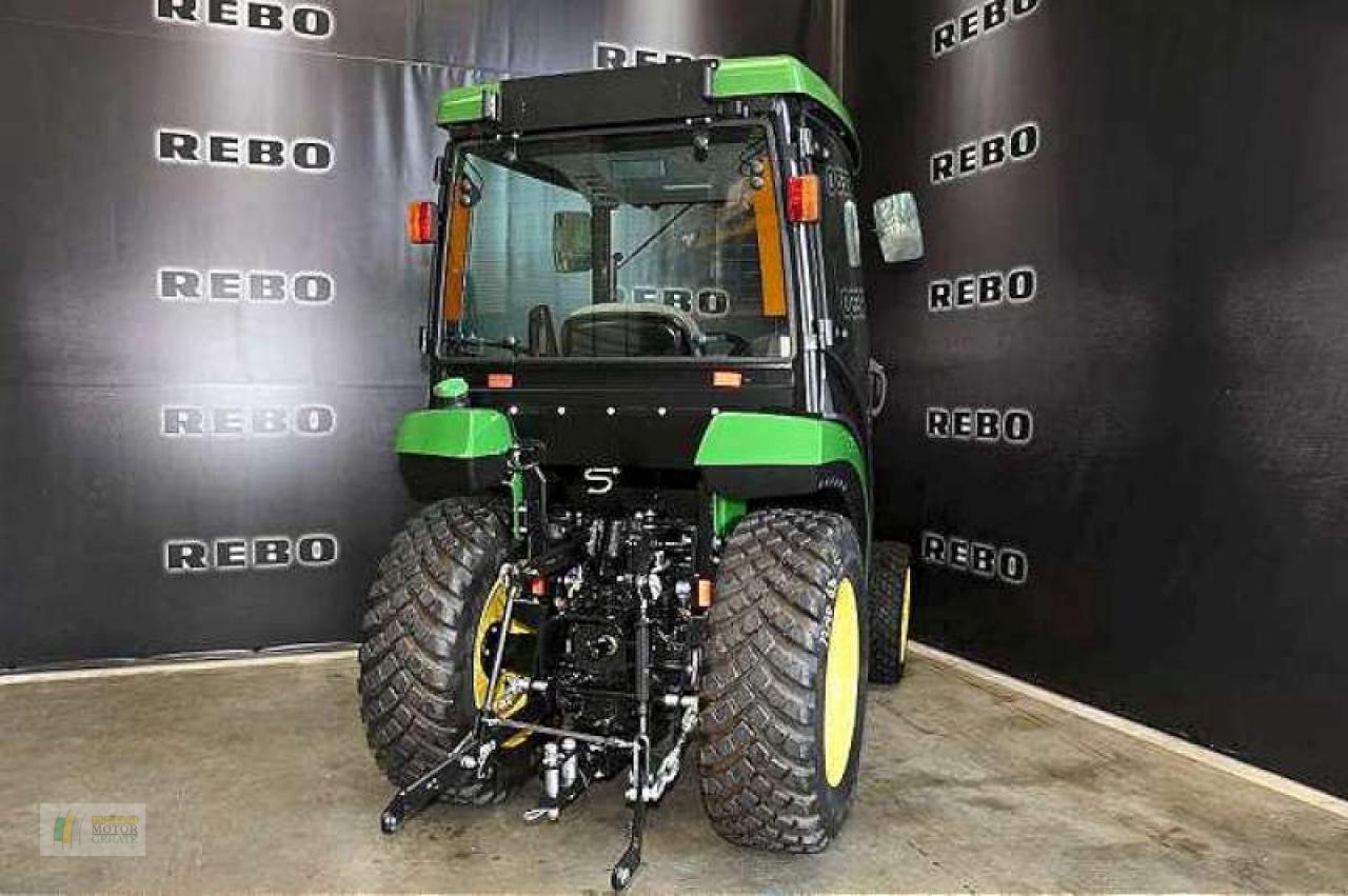 Kommunaltraktor типа John Deere 2032R TRAKTOR, Neumaschine в Winsen (Фотография 7)