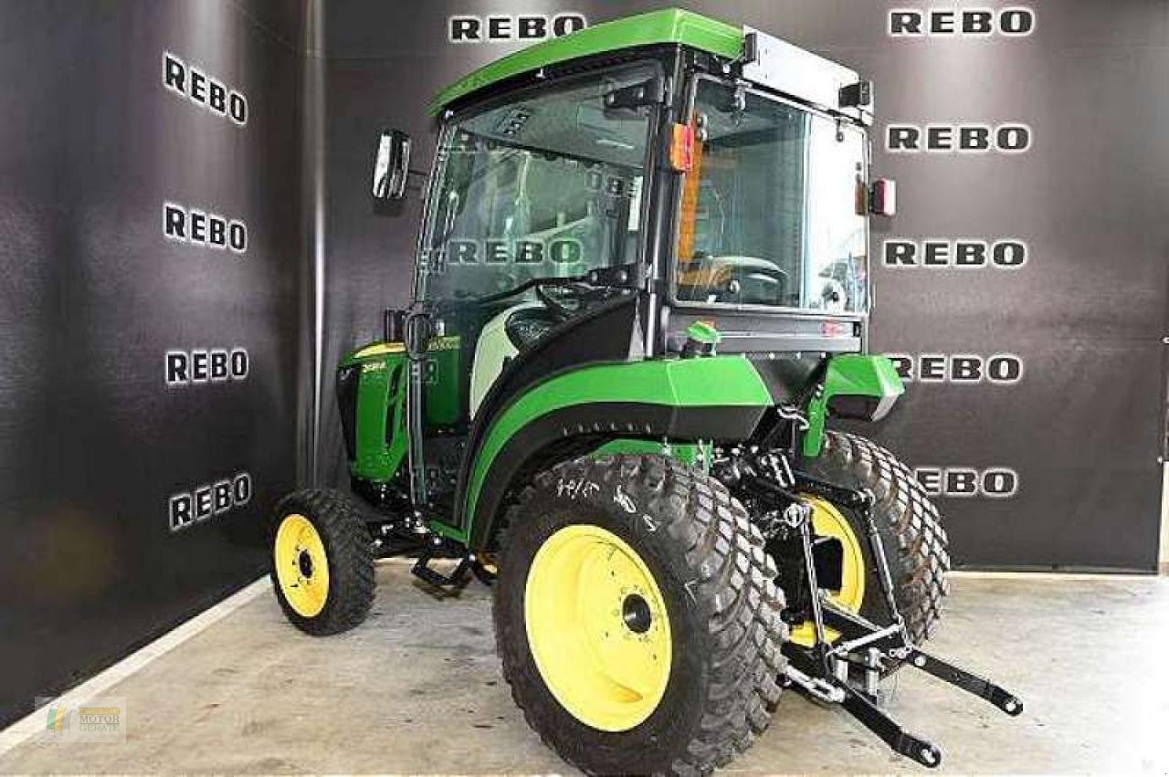 Kommunaltraktor типа John Deere 2032R TRAKTOR, Neumaschine в Edewecht (Фотография 8)