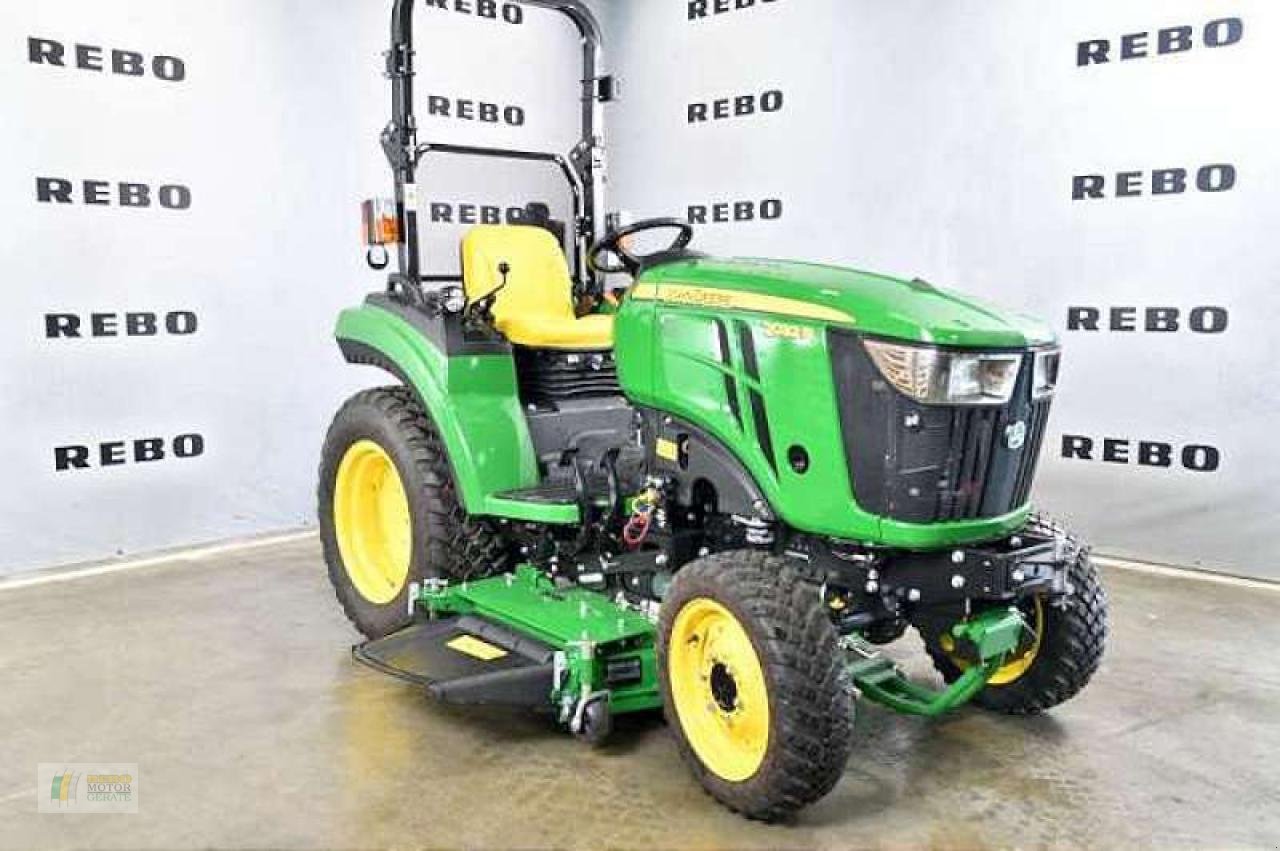 Kommunaltraktor του τύπου John Deere 2032R TRAKTOR, Neumaschine σε Cloppenburg (Φωτογραφία 1)