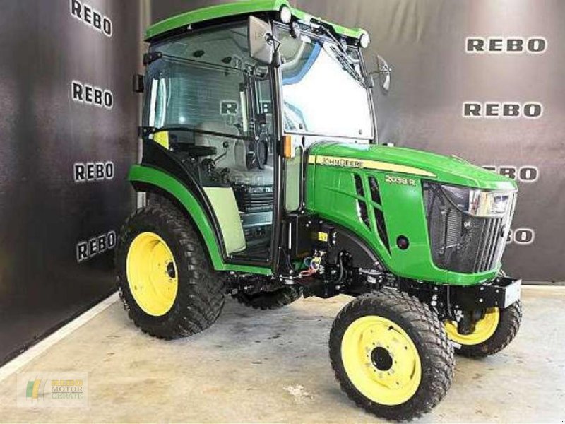 Kommunaltraktor typu John Deere 2032R TRAKTOR, Neumaschine w Bremervörde (Zdjęcie 1)