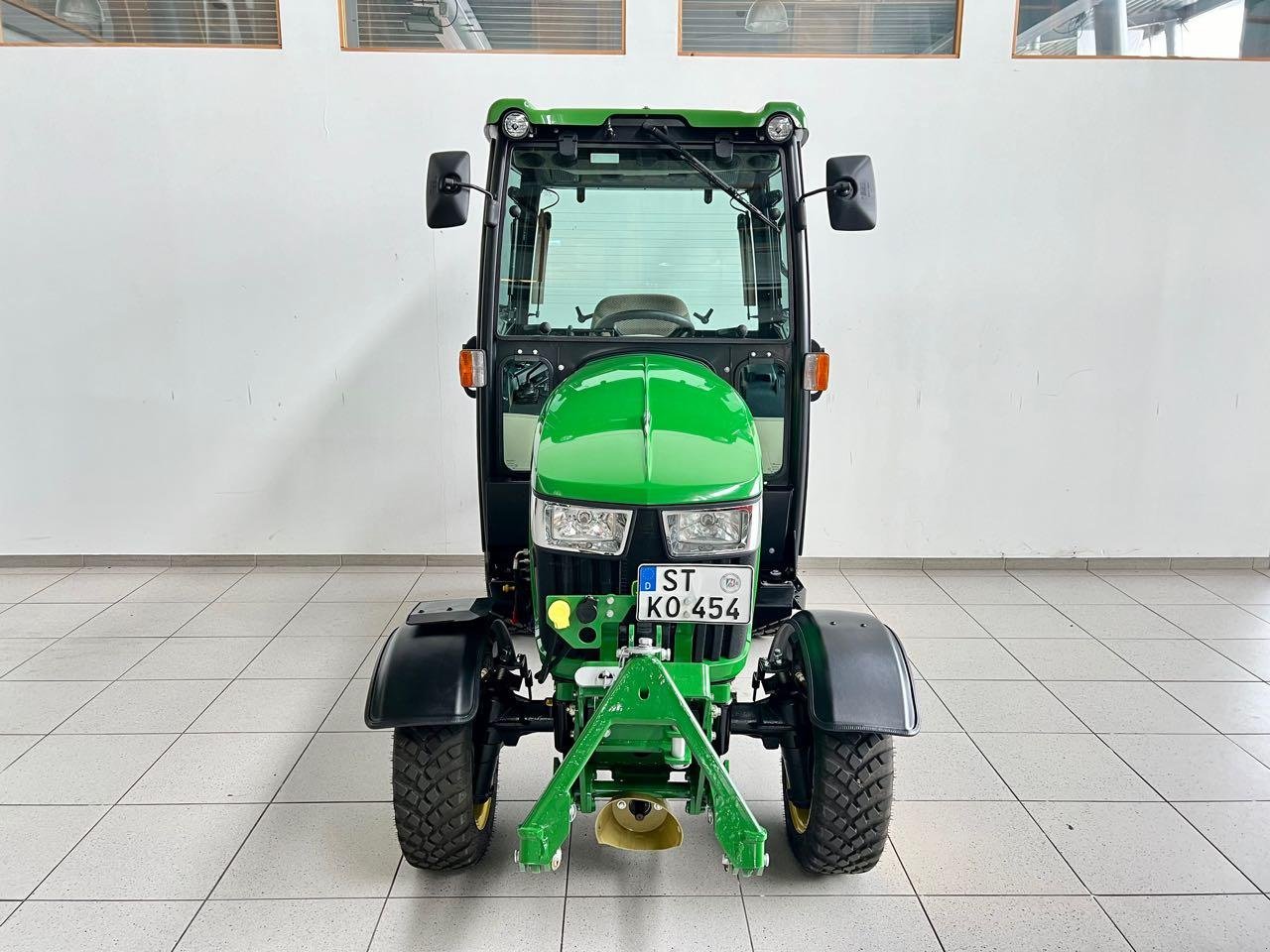 Kommunaltraktor от тип John Deere 2032R, Gebrauchtmaschine в Neubeckum (Снимка 3)