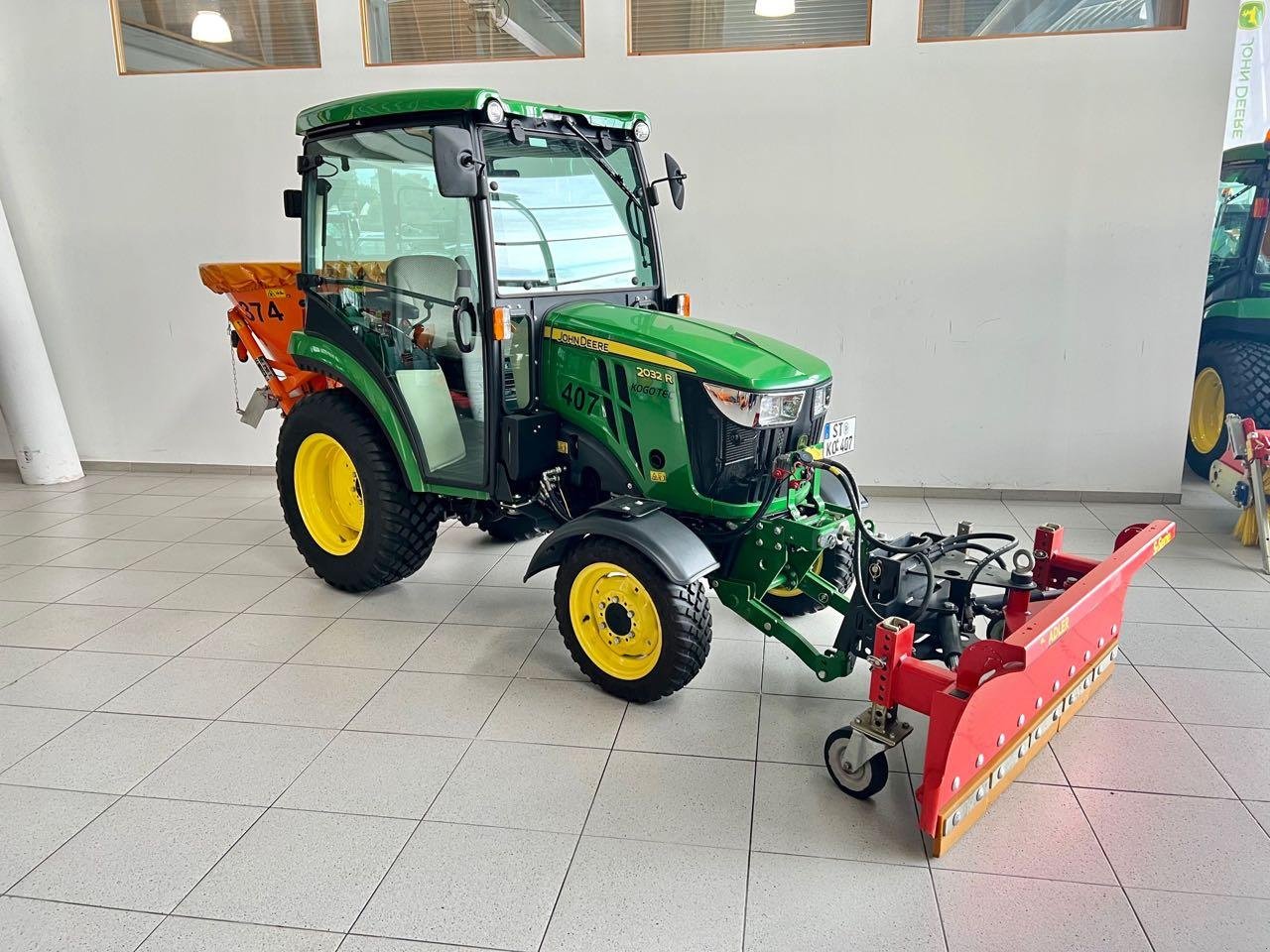 Kommunaltraktor van het type John Deere 2032R, Gebrauchtmaschine in Neubeckum (Foto 2)