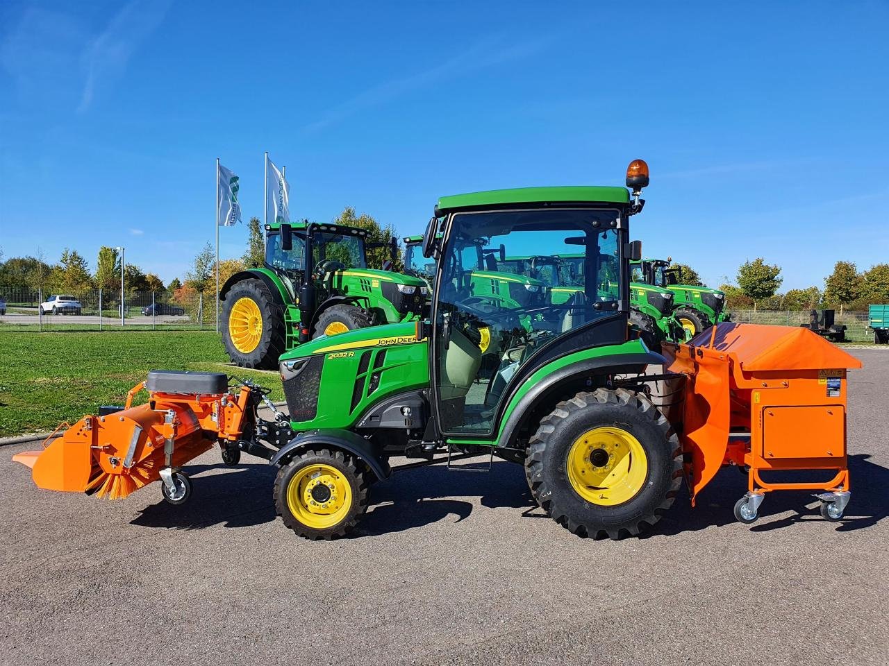 Kommunaltraktor типа John Deere 2032R, Neumaschine в Zweibrücken (Фотография 2)