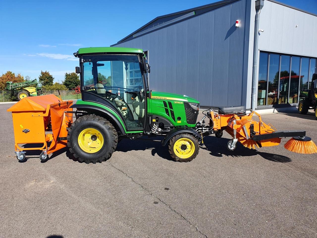 Kommunaltraktor van het type John Deere 2032R, Neumaschine in Zweibrücken (Foto 3)