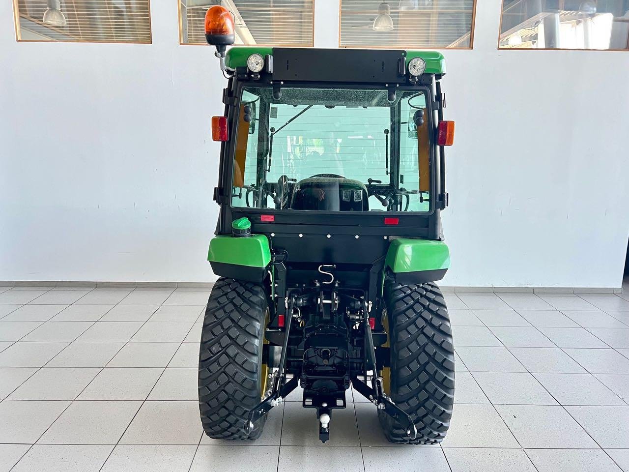 Kommunaltraktor des Typs John Deere 2036R, Gebrauchtmaschine in Neubeckum (Bild 4)