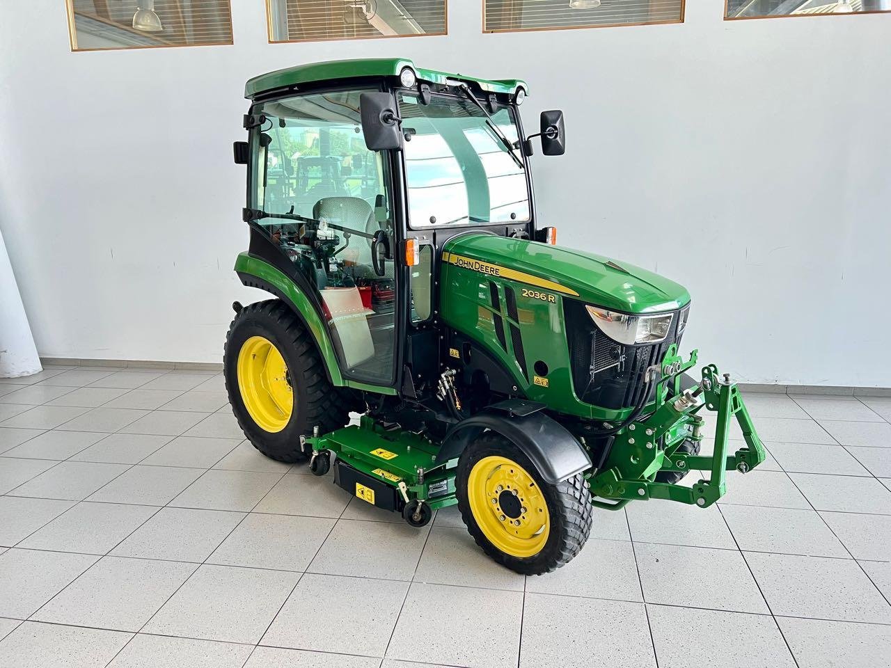 Kommunaltraktor Türe ait John Deere 2036R, Gebrauchtmaschine içinde Neubeckum (resim 2)