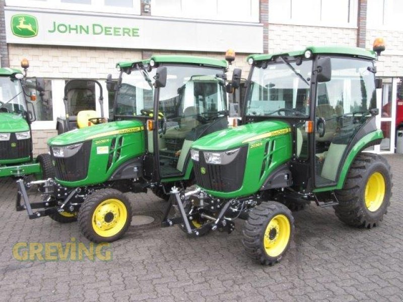 Kommunaltraktor от тип John Deere 2038R Kab, Neumaschine в Wesseling-Berzdorf (Снимка 1)