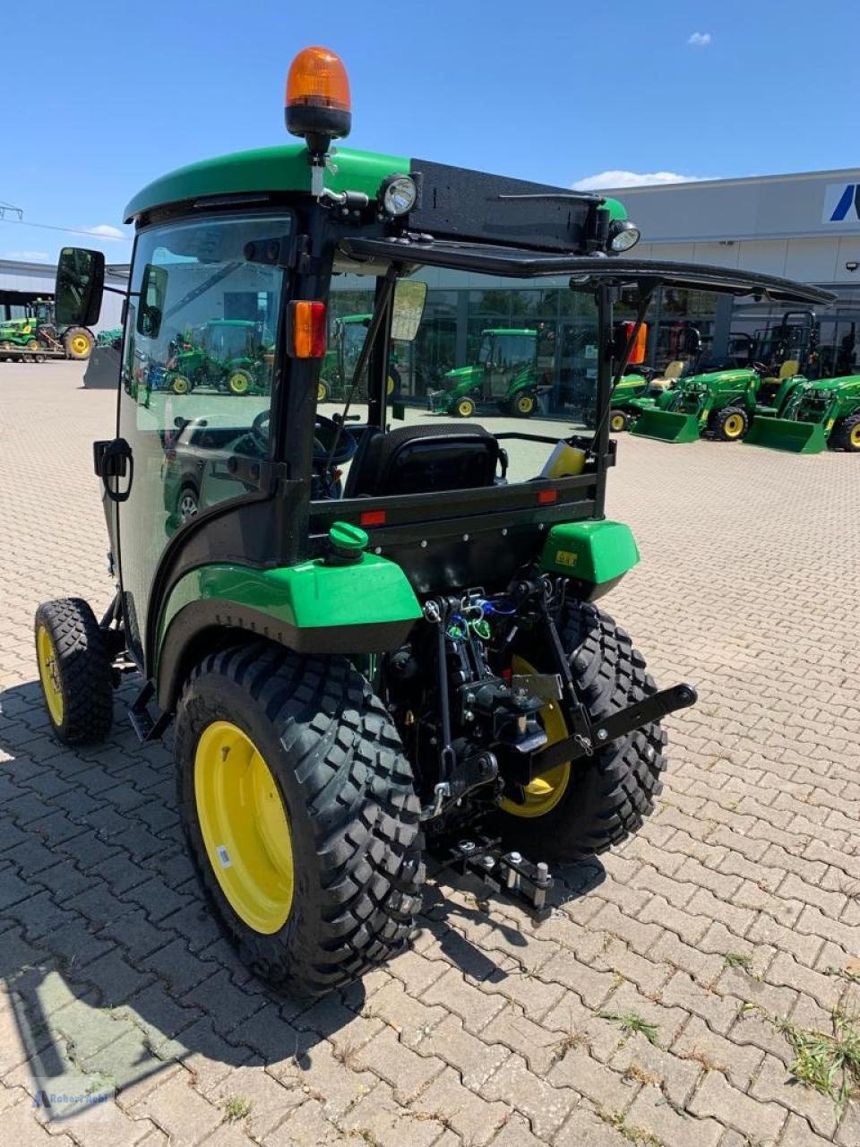 Kommunaltraktor van het type John Deere 2038R, Neumaschine in Wittlich (Foto 4)